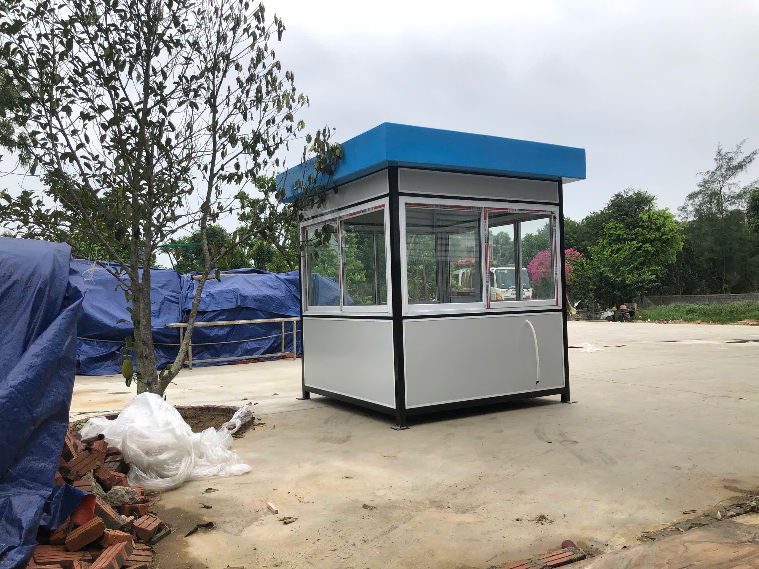 Bốt gác khung thép mái vuông