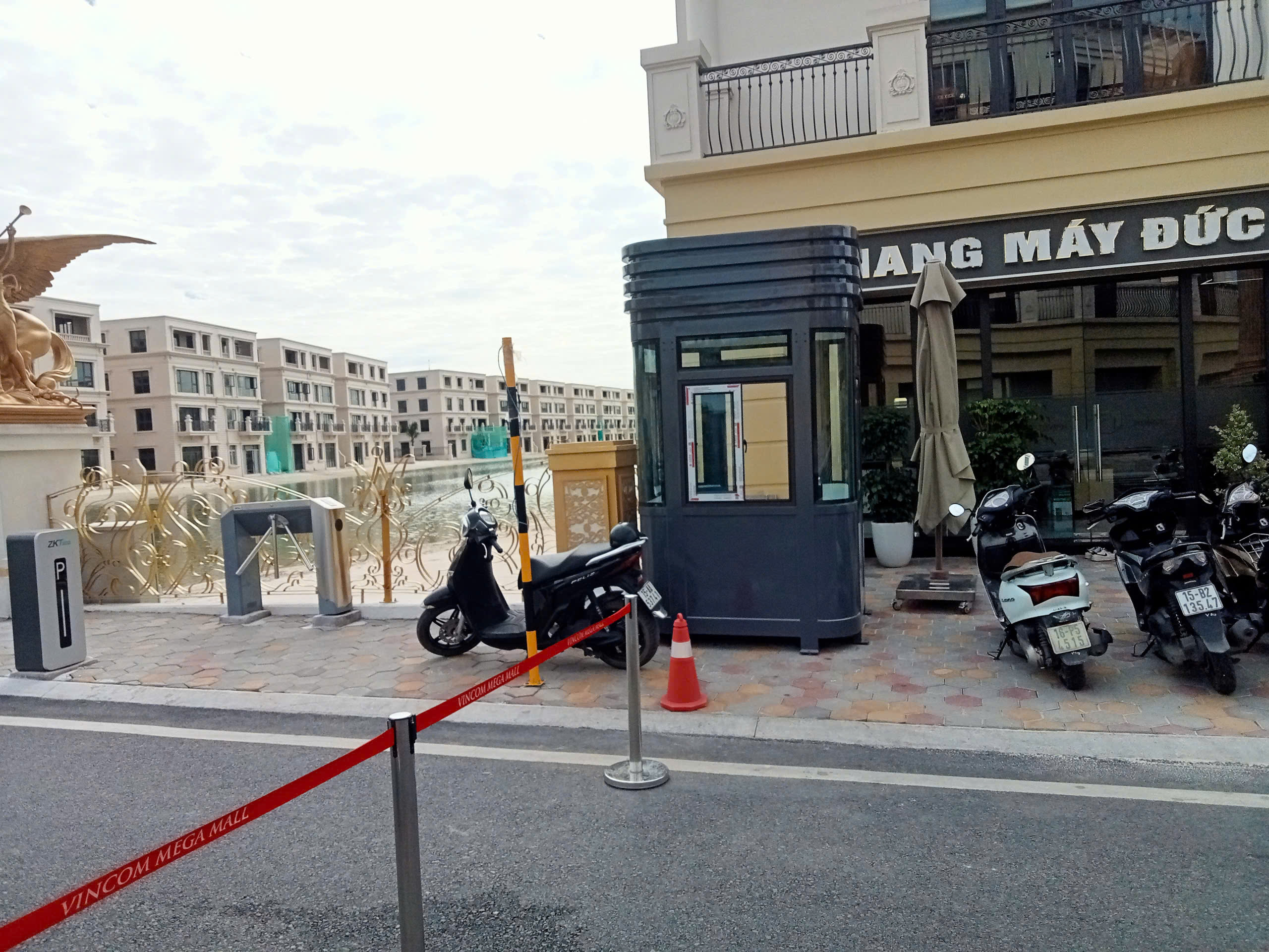 Cabin nhà bảo vệ cỡ nhỏ